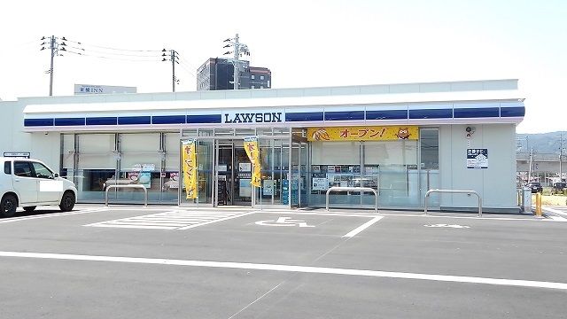 近くのローソン上越妙高駅前店まで550m（徒歩7分）