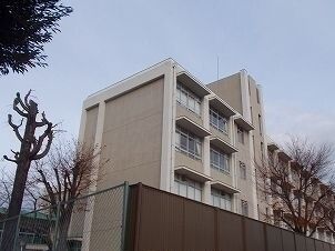 近くの網干西小学校まで830m（徒歩11分）