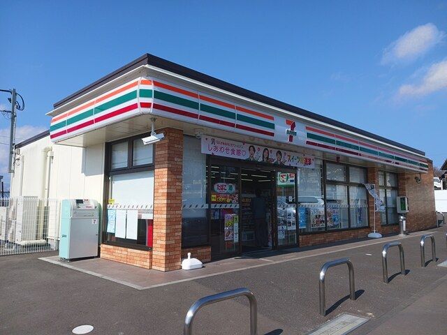 近くのセブンイレブン仙台野村店まで450m（徒歩6分）