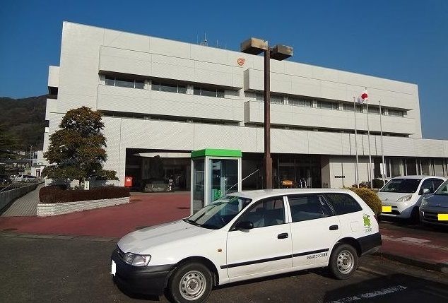 近くの江北町役場まで1,200m（徒歩15分）
