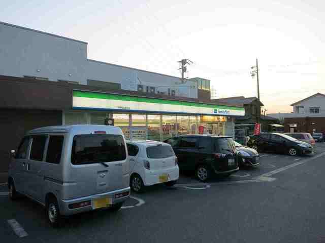 近くのファミリーマート 岡崎鴨田本町まで850m（徒歩11分）