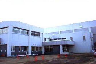 近くの岩見沢市総合体育館まで1,100m（徒歩14分）