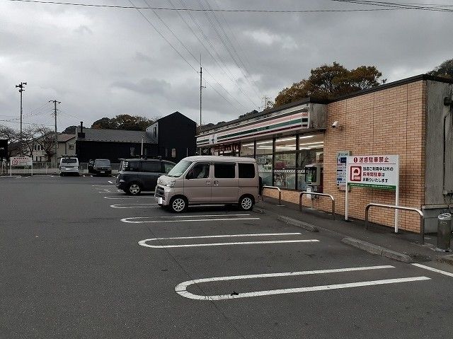 近くのコンビニまで650m（徒歩9分）