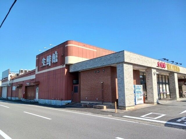 近くの生鮮館やまひこまで500m（徒歩7分）
