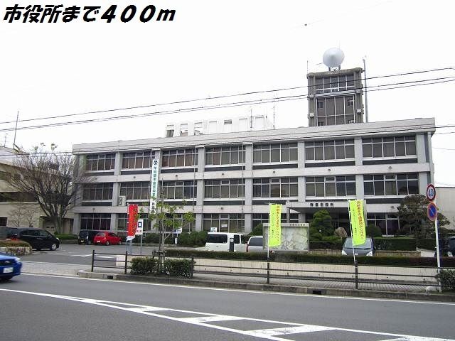 近くの弥富市役所まで400m（徒歩5分）