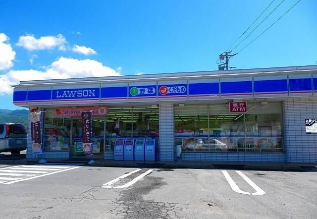 近くのコンビニまで750m（徒歩10分）
