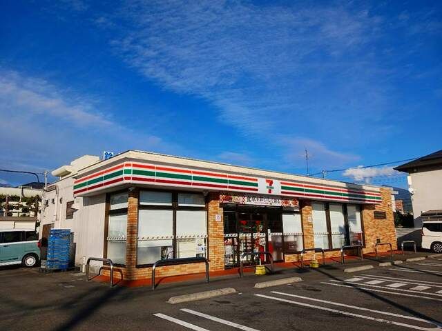 近くのセブンイレブン 富士市原田店まで700m(徒歩9分)