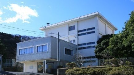 近くの今泉小学校まで660m（徒歩9分）