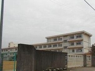 近くの旭陽小学校まで500m（徒歩7分）
