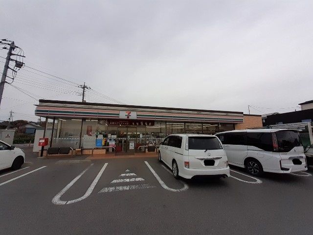 近くのセブンイレブン吉岡南下店まで750m（徒歩10分）