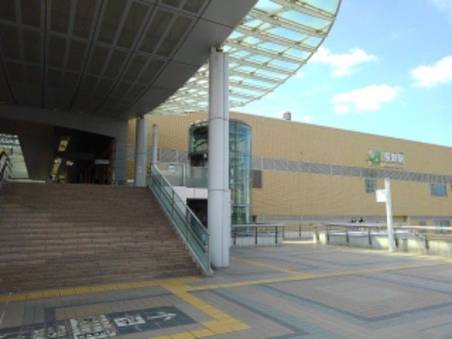 近くのJR長野駅東口まで700m（徒歩9分）