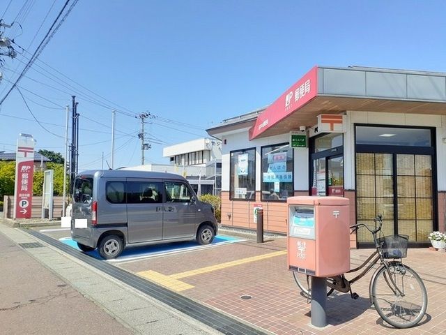 近くの長井中道郵便局まで460m(徒歩6分)