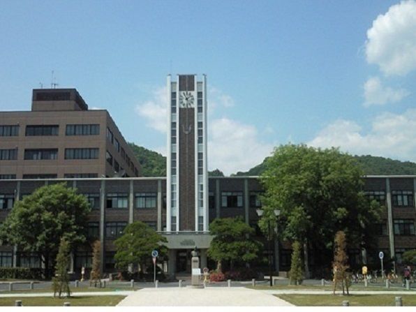 近くの岡山大学まで1,200m（徒歩15分）