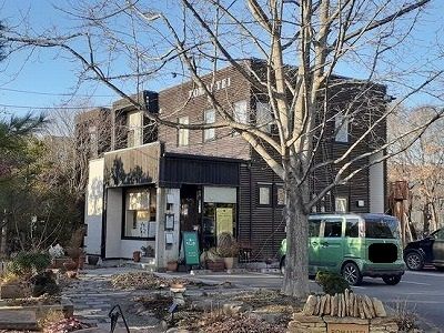 近くの飲食店まで270m（徒歩4分）