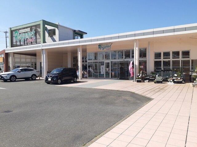 近くのスーパーまで800m（徒歩10分）