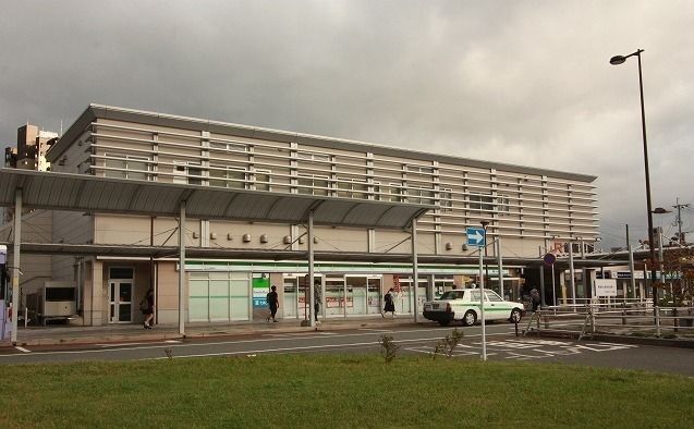 近くの新飯塚駅まで800m(徒歩10分)