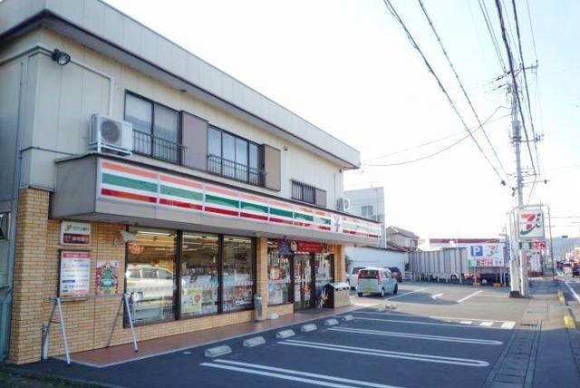 近くのセブンイレブン大仁田京店まで400m（徒歩5分）