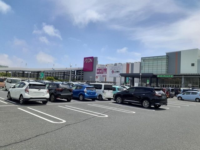 近くのイオンモール石巻まで550m（徒歩7分）