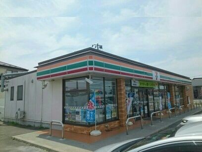 近くのコンビニまで20m（徒歩1分）