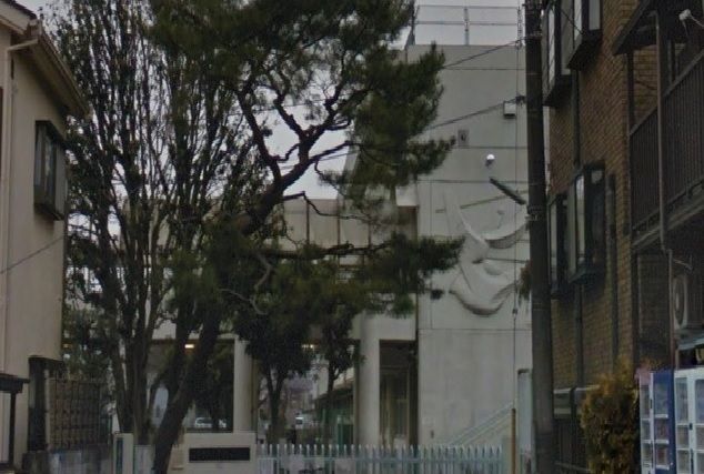 近くの小平第七小学校まで620m(徒歩8分)