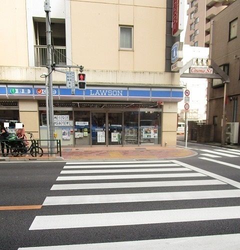 近くのローソンまで170m（徒歩3分）