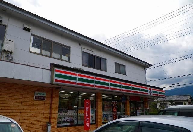 近くのセブンイレブン裾野稲荷店まで700m(徒歩9分)