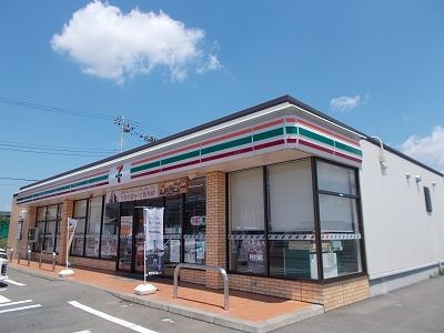 近くのセブンイレブンまで600m（徒歩8分）