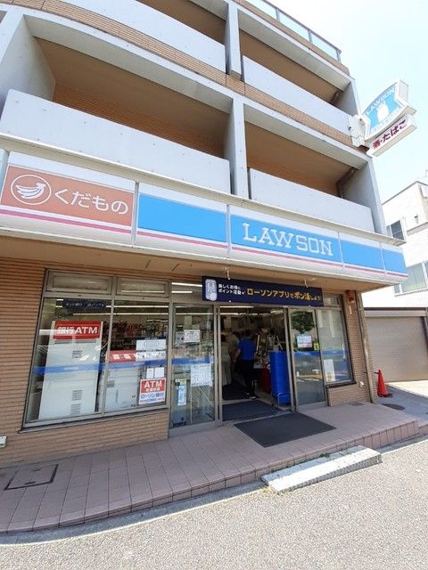 近くのコンビニまで350m（徒歩5分）