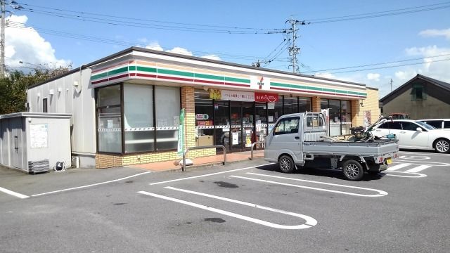 近くのセブンイレブンみやき町役場前店まで380m（徒歩5分）