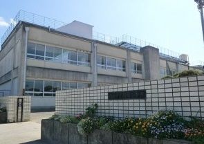 近くの川内南小学校まで1,600m（徒歩20分）