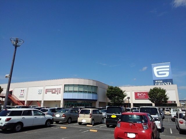 近くのフジグラン丸亀店まで2,400m(徒歩30分)