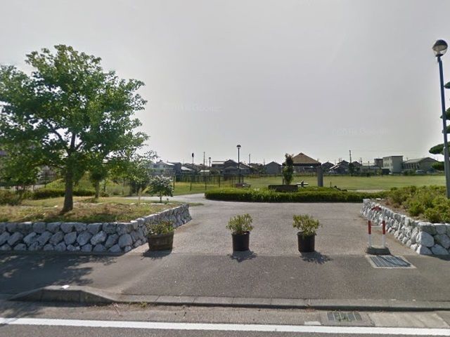 近くのおがさセントラルパークまで1,200m（徒歩15分）