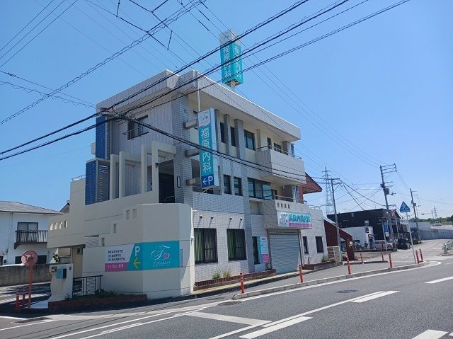 近くの福原内科医院様まで350m（徒歩5分）