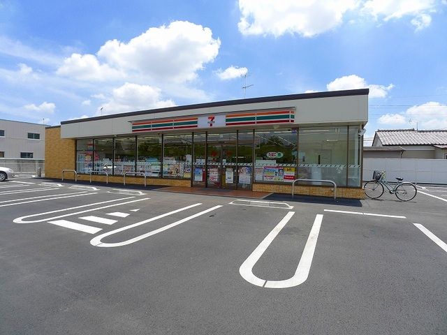 近くのセブンイレブン太田市岩瀬川町店まで500m(徒歩7分)
