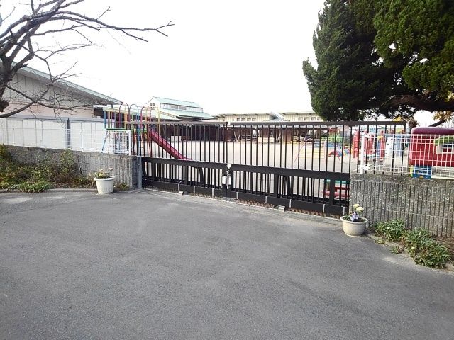 近くの幼稚園・保育園まで1,050m（徒歩14分）