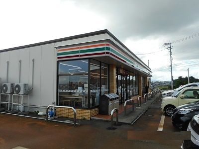 近くのセブンイレブンまで50m（徒歩1分）