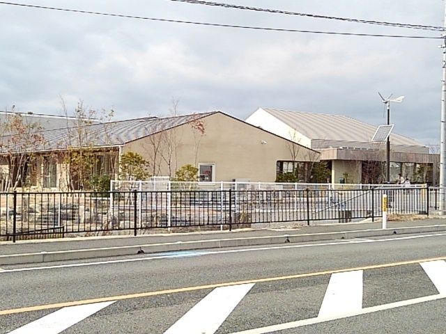 近くの和泉幼稚園まで530m(徒歩7分)