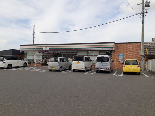 近くのセブンイレブン粕屋仲原3丁目店まで600m(徒歩8分)