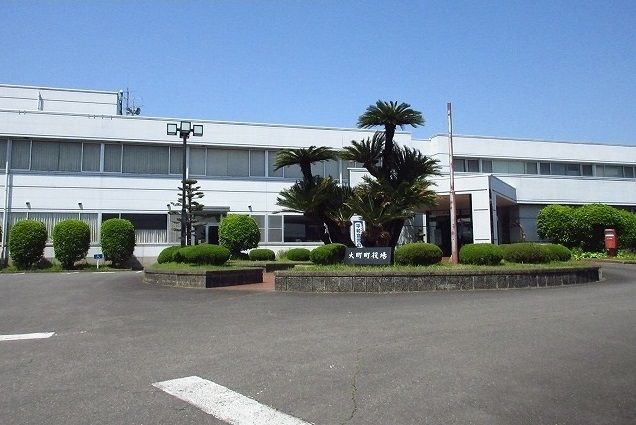 近くの役所まで800m（徒歩10分）