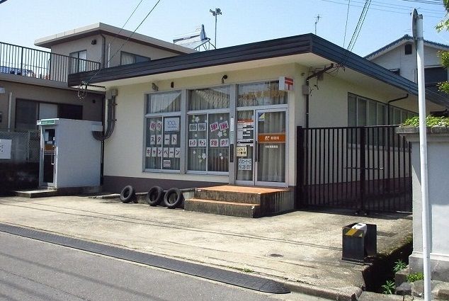 近くの郵便局まで600m（徒歩8分）