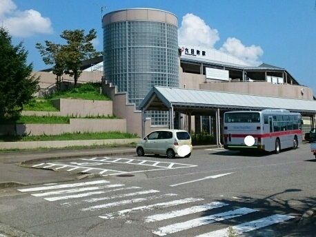 近くの六日町駅まで500m(徒歩7分)