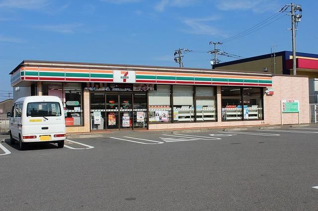 近くのセブンイレブン 伊万里大里店まで650m(徒歩9分)