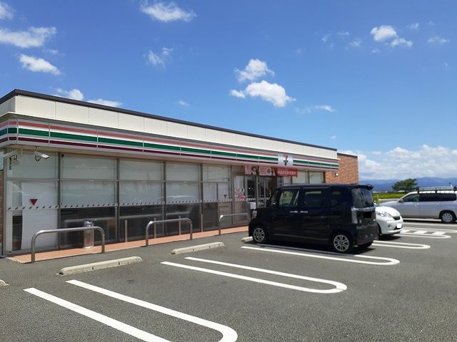 近くのセブンイレブン御幸西店まで850m（徒歩11分）