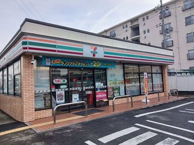 近くのセブンイレブン泉大津東助松町店まで350m(徒歩5分)