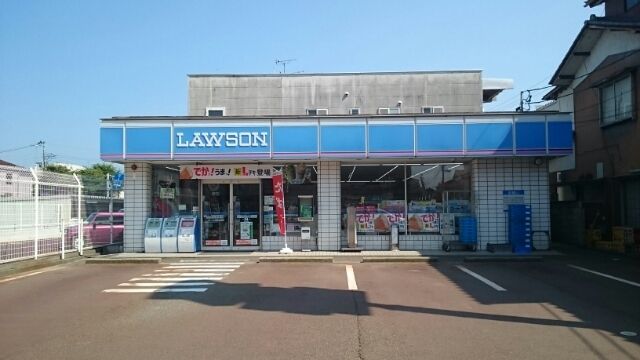 近くのコンビニまで470m（徒歩6分）
