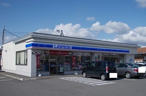 近くのローソン旭川豊岡１２条店まで400m（徒歩5分）
