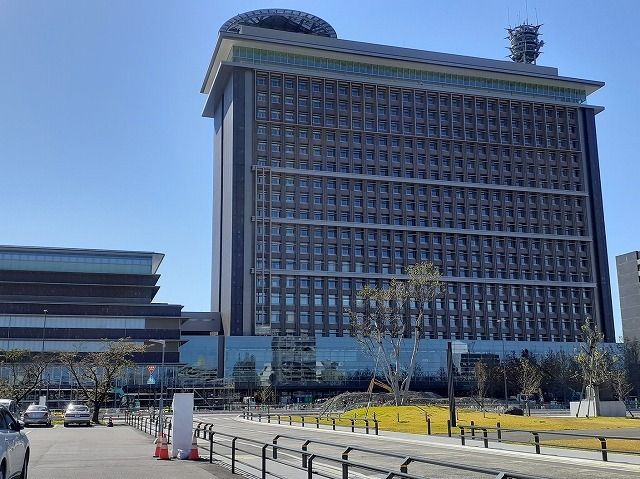 近くの岐阜県庁まで1,200m（徒歩15分）