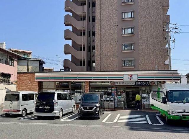 近くのセブンイレブン広島県病院西店まで500m(徒歩7分)