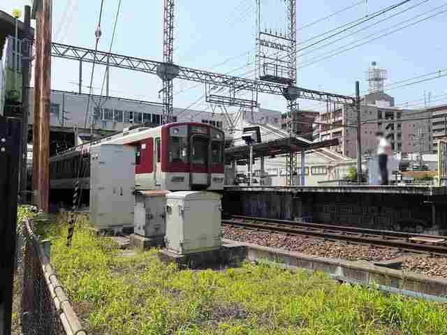 近くの近鉄大阪線河内国分駅まで719m（徒歩9分）