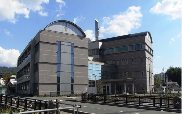 近くの熊野町役場まで300m(徒歩4分)